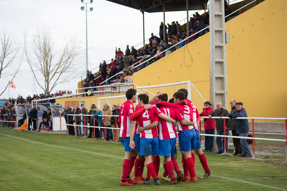 El Atlético Tordesillas se aferra al play-off