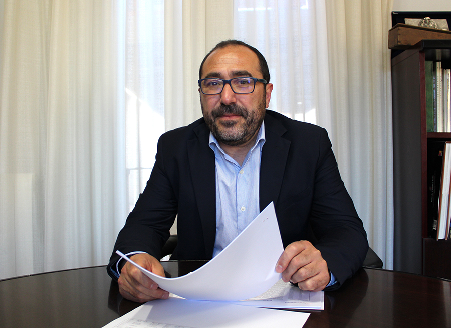 Oliveira: “El Ayuntamiento llevará a cabo un plan de medidas en tres bloques para reactivar la economía”