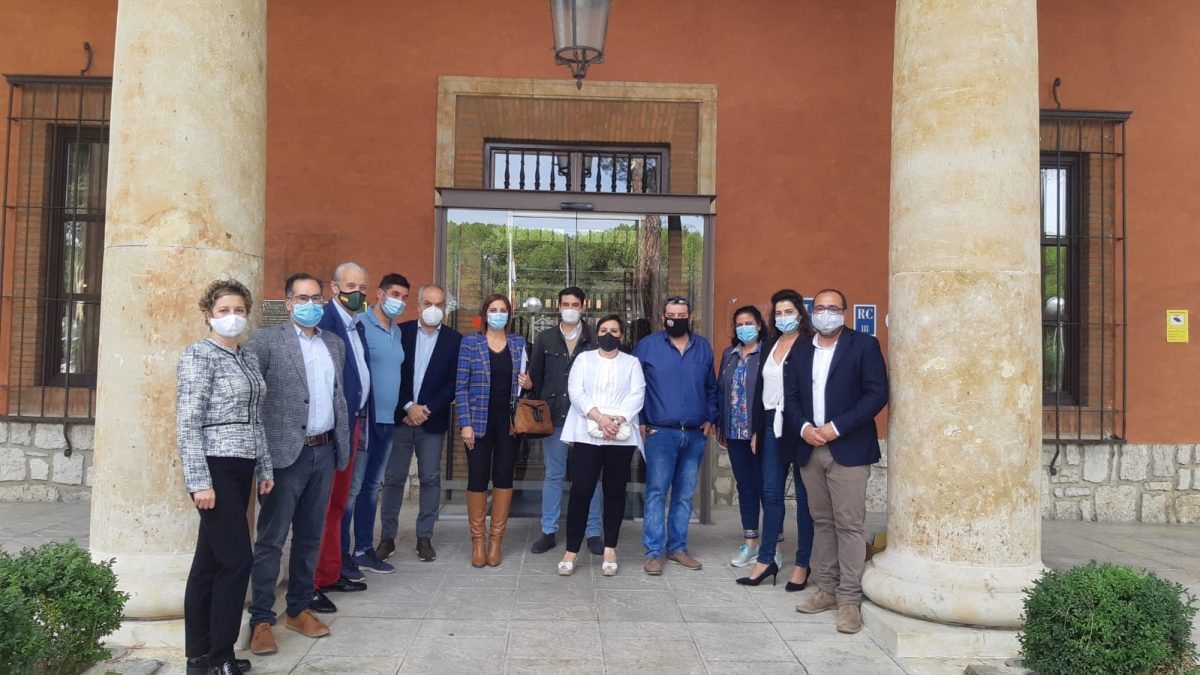 Ayuntamiento, Alimentos de Valladolid y los empresarios tordesillanos, unidos para potenciar los productos locales