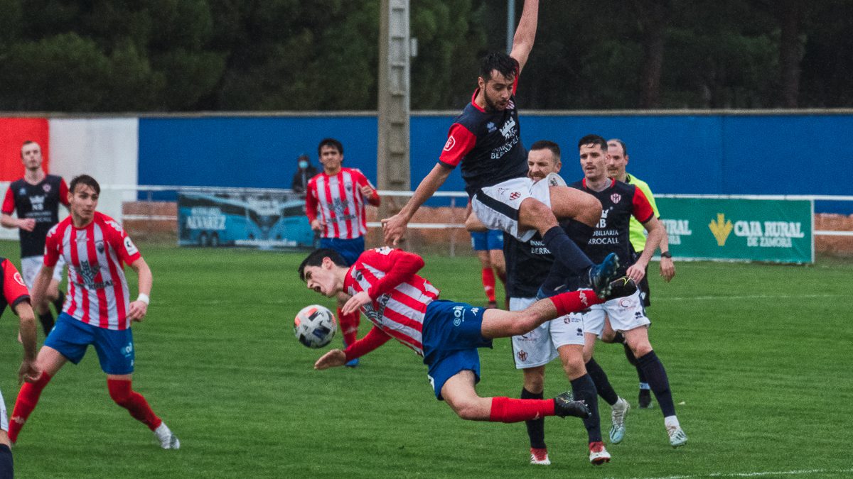 El Tordesillas vuelve a perder en casa y se aleja de la cabeza