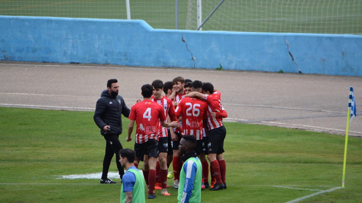 El Atlético Tordesillas gana a la Arandina y presenta su candidatura al play-off de ascenso