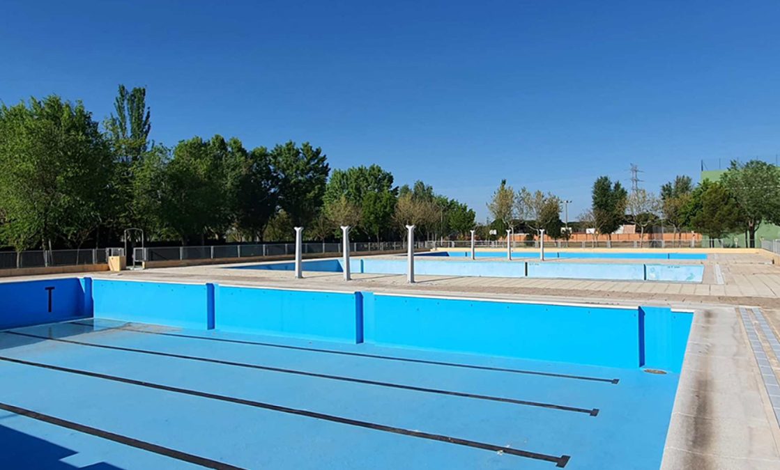 IU solicita la reducción del precio del abono de la piscina para jubilados y parados
