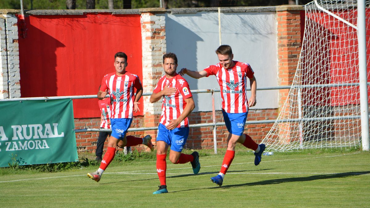 Golpe de autoridad del Atlético Tordesillas en casa ante el Atlético Astorga
