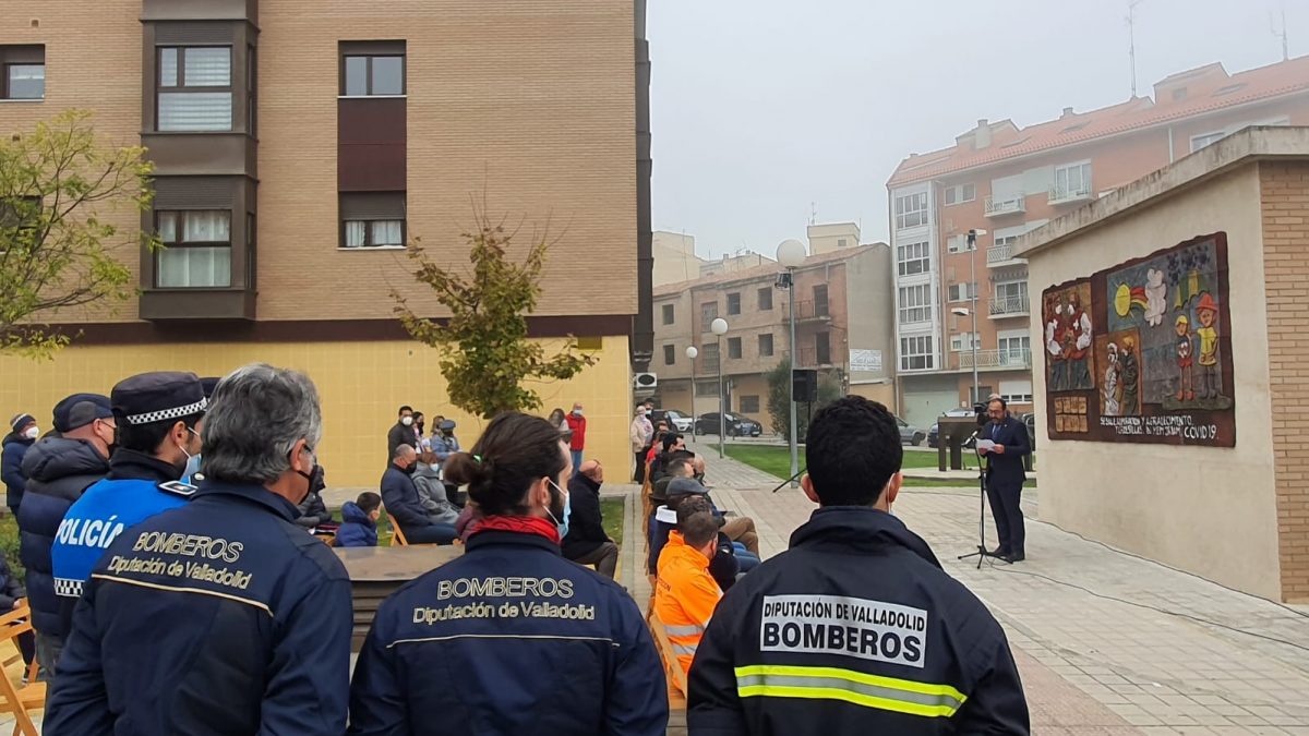 Tordesillas rinde homenaje a los héroes de la pandemia con un mural como señal de gratitud