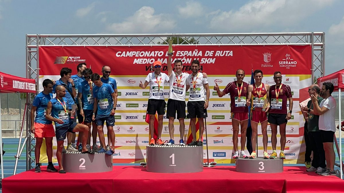 Roberto Bazán suma un bronce junto a su equipo en el Campeonato de España de Media Maratón