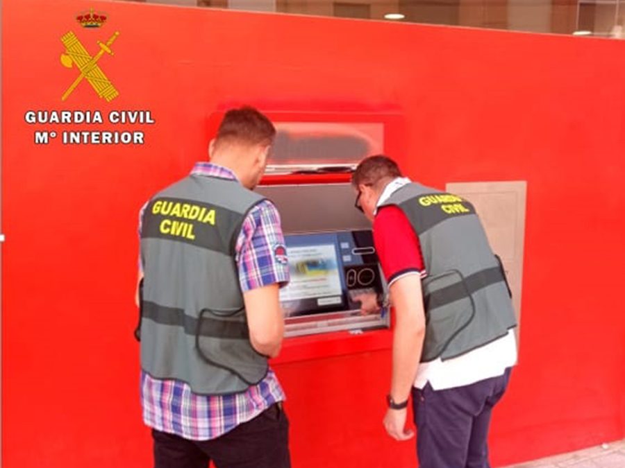 Detenido en Tordesillas por sustraer 800 euros de un cajero automático mediante engaño