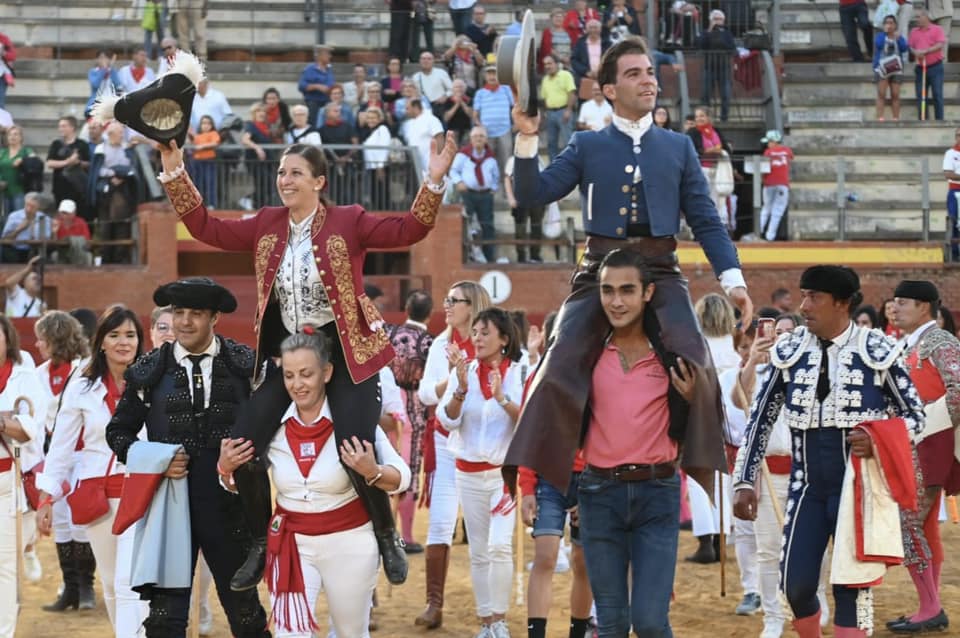 Ana Rita y Sebastián Fernández salen a hombros en la primera de abono en Tordesillas