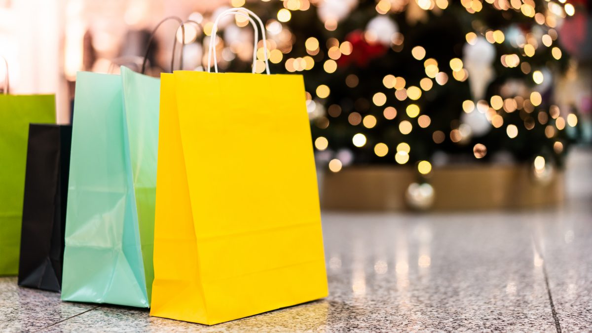 El Ayuntamiento y el comercio local inician la campaña ‘Comprar en Tordesillas trae suerte’ durante Navidades