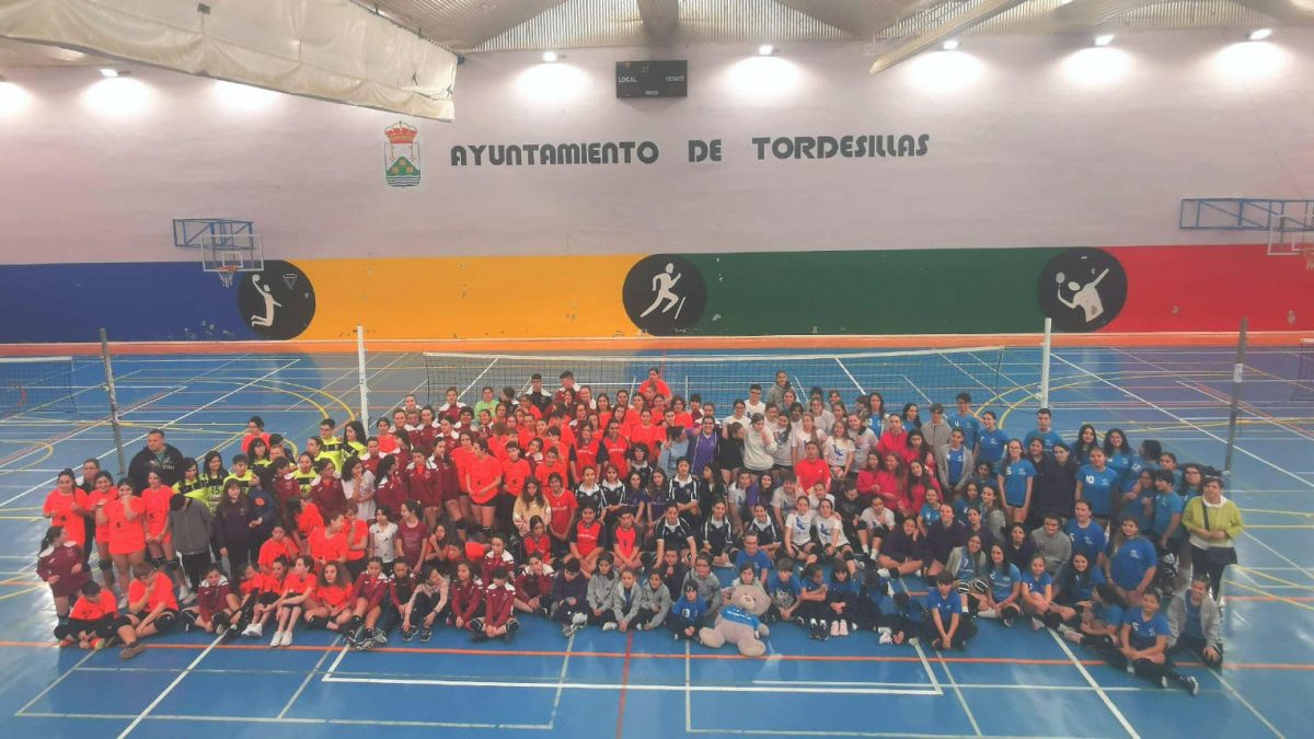 La Jornada de Voleibol de Tordesillas reúne a más de 200 deportistas de diversos municipios