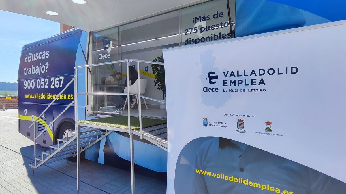 El bus de Clece llega a Tordesillas en busca de talento dentro de la Ruta Valladolid Emplea