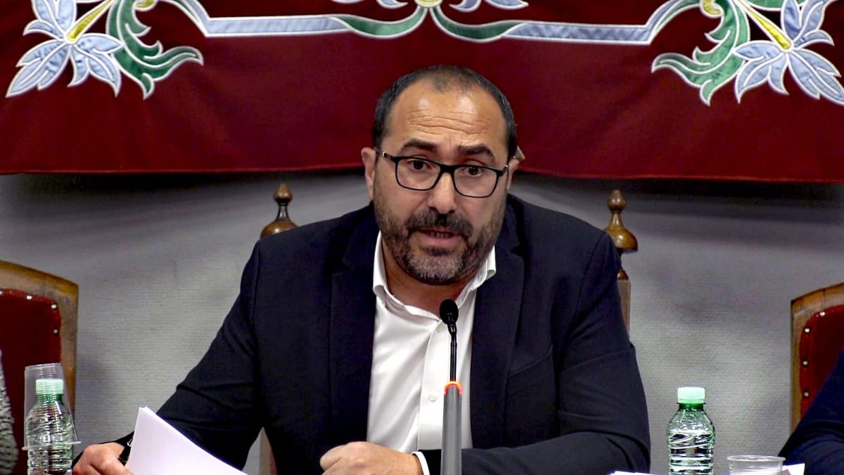 PP Villamarciel: “La falta de infraestructuras y la deuda que mantiene el Ayuntamiento de Villamarciel es culpa del desgobierno socialista y del ahora candidato independiente”