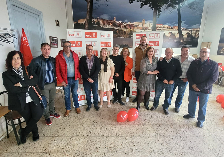El PSOE pone el broche a la campaña llamando al voto «contra el estancamiento político»