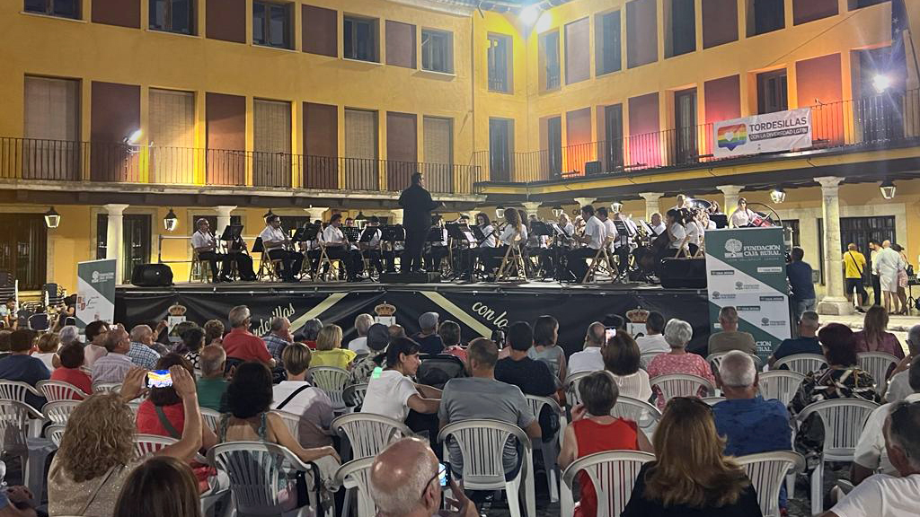 La Plaza Mayor se llena de la mejor música con el XVI Festival de Bandas ‘Tratado de Tordesillas’