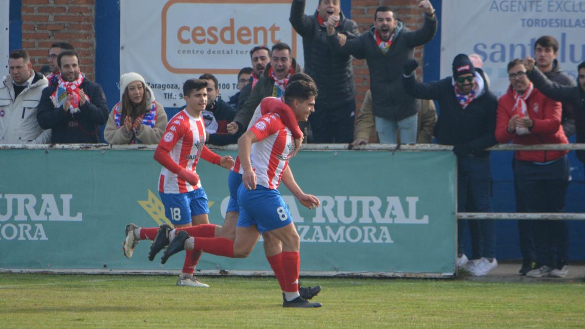 El Atlético Tordesillas vuelve a ganar en casa y sigue ‘molestando’