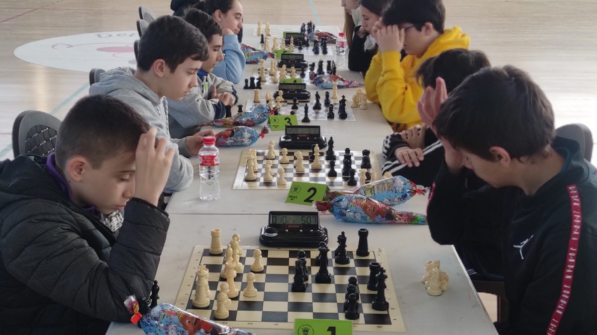 Cuatro tordesillanos se suben al pódium en el campeonato provincial de ajedrez