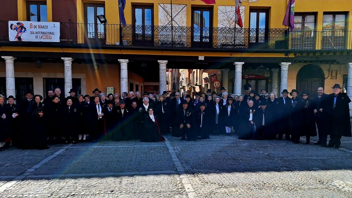Los ‘Amigos de la Capa Española’ se reúnen en Tordesillas