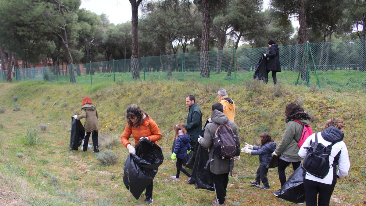 El Parador aboga por “una Tordesillas más limpia” con una nueva jornada de basuraleza