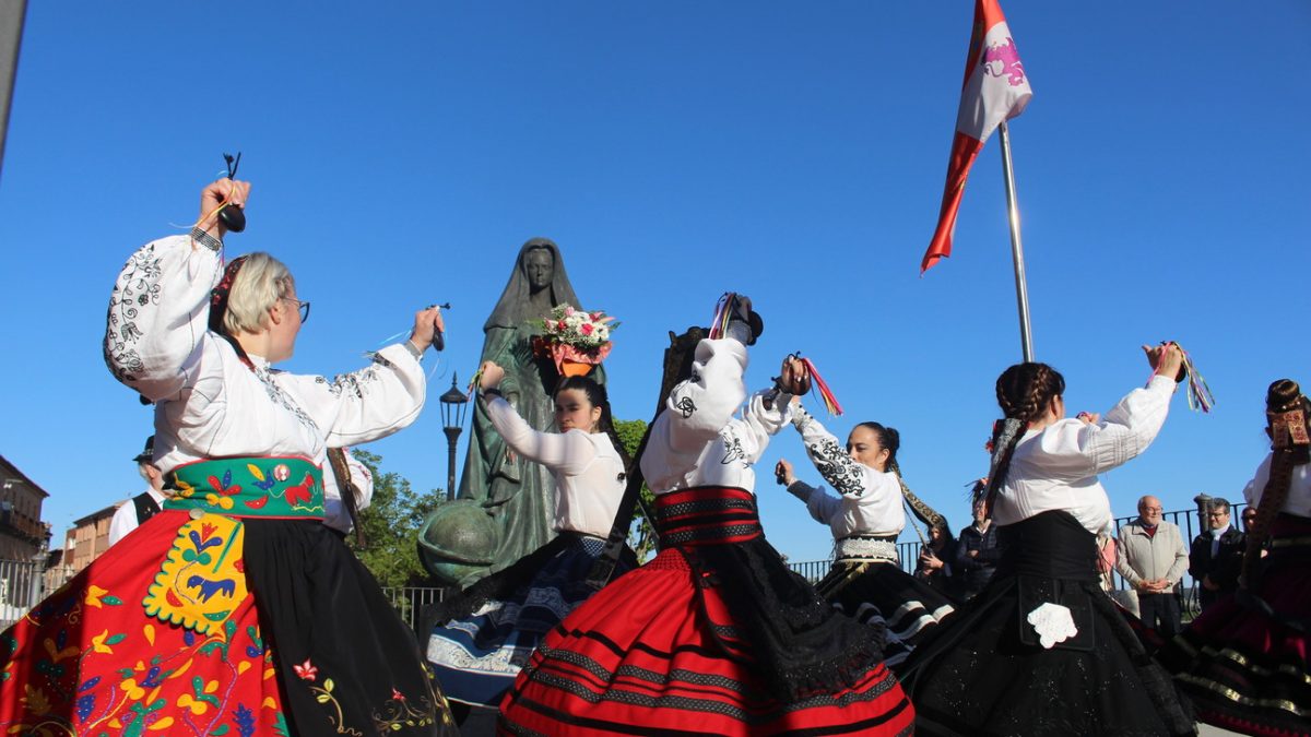 Tordesillas celebra el Día de la Comunidad con el izado de bandera y la vigilia Comunera