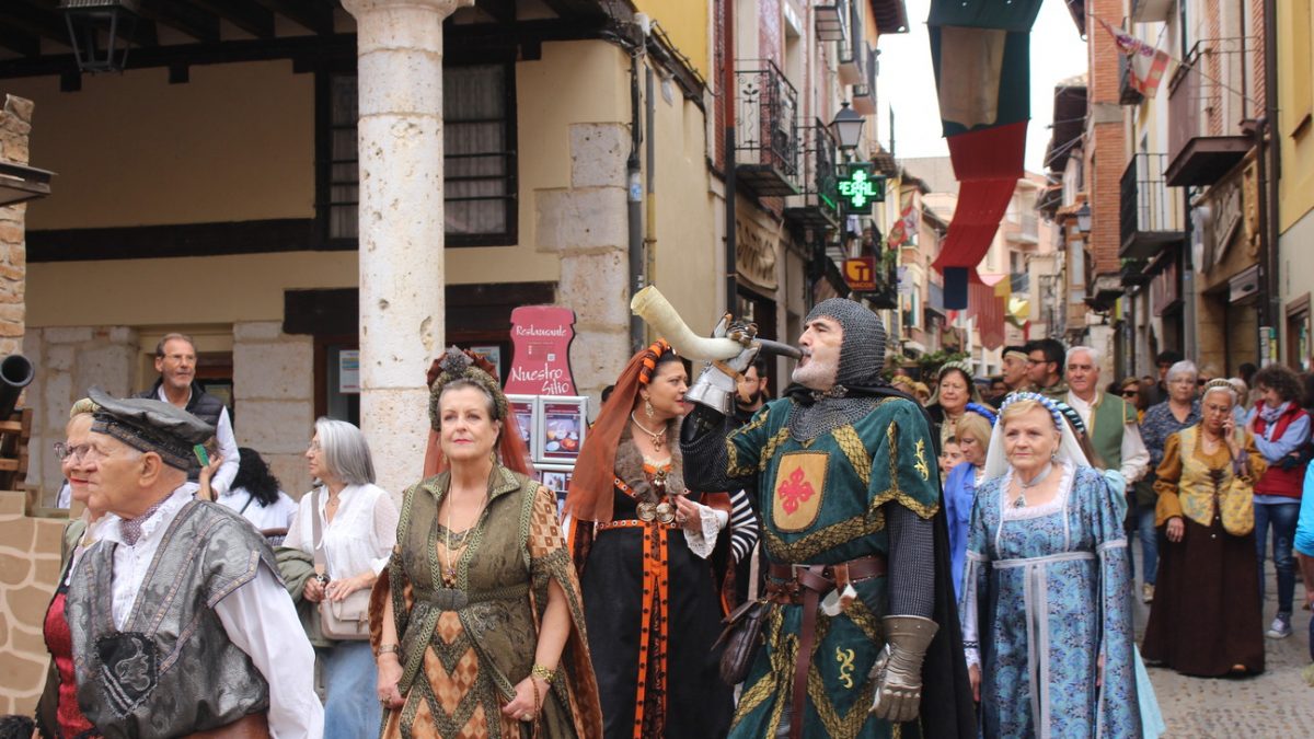 Tordesillas retrocede en el tiempo para ofrecer una amplia variedad de propuestas en su Mercado Medieval