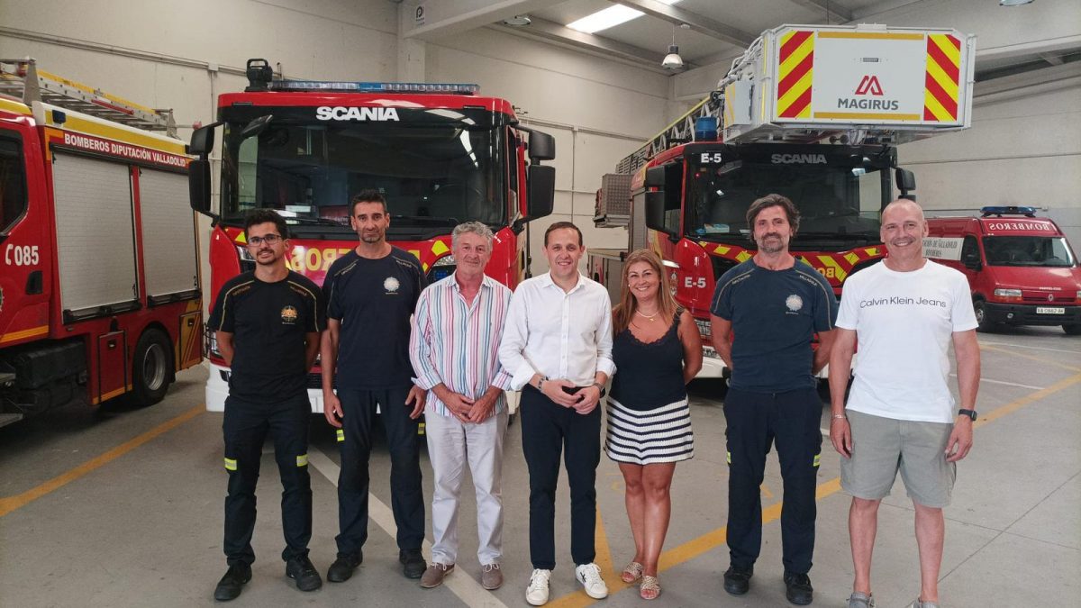 Los Bomberos de la Diputación de Valladolid prestan su apoyo en las tareas de extinción en el norte de la provincia de Palencia