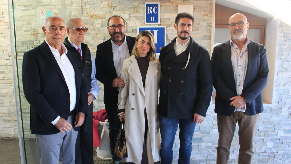El Colegio de Arquitectos reconoce el valor patrimonial del Hotel El Montico concediéndole una placa Docomomo