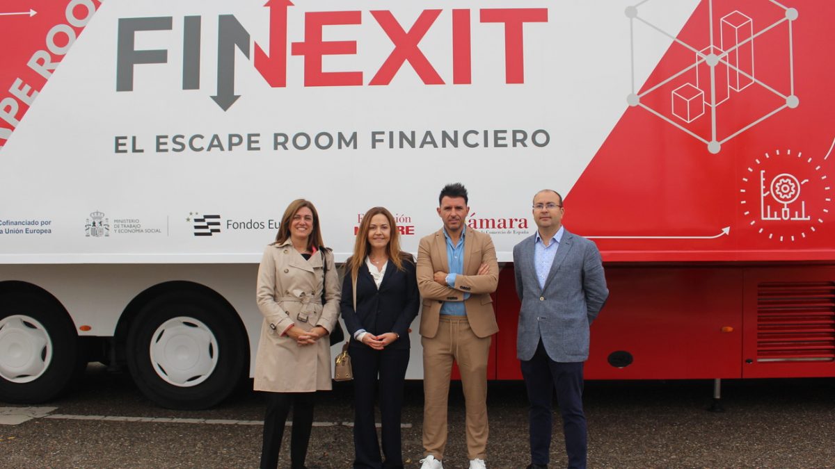 Los alumnos del IES Juana I de Castilla se adentran en FINEXIT, el escape room financiero