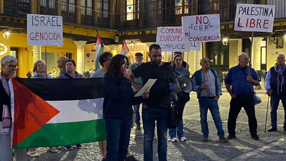 Vecinos de Tordesillas se concentran en apoyo a Palestina