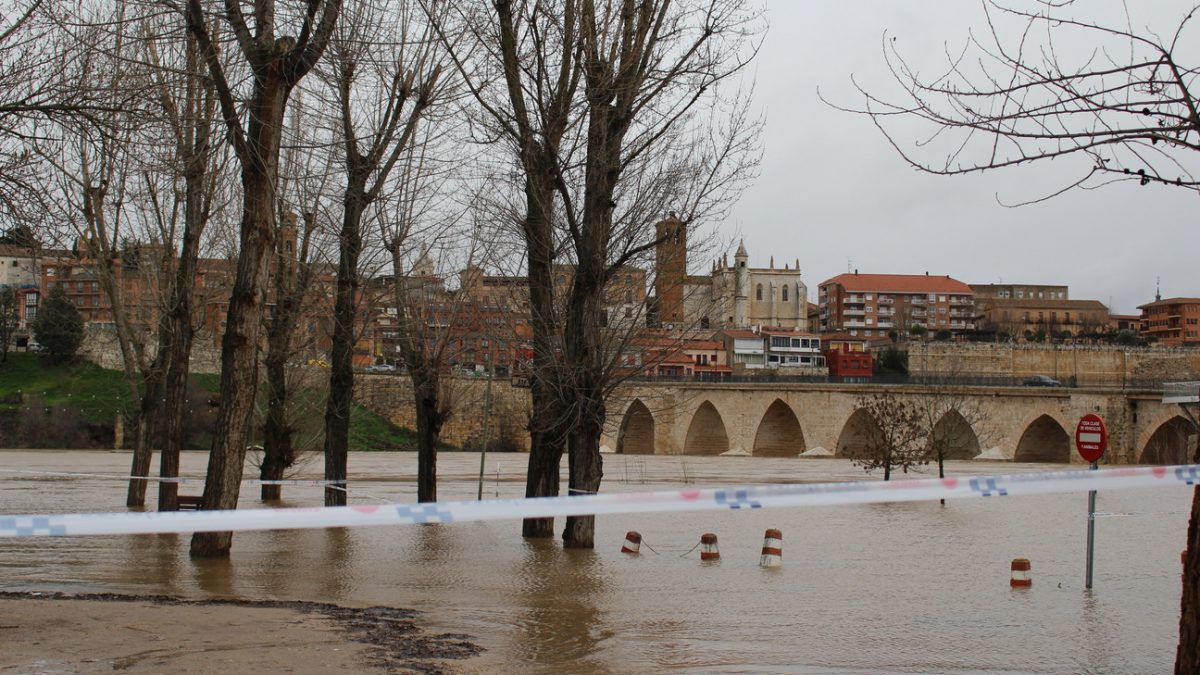 El Duero baja a aviso naranja tras registrar un descenso importante en su caudal