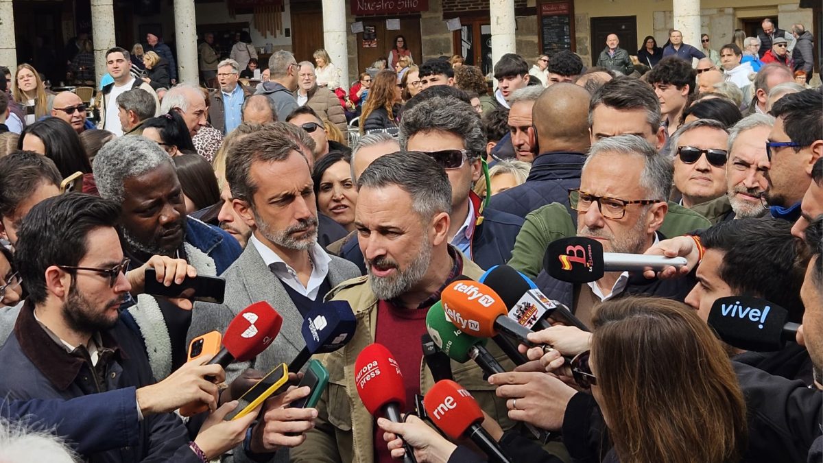 Abascal arropa a los candidatos de VOX a las autonómicas en Tordesillas