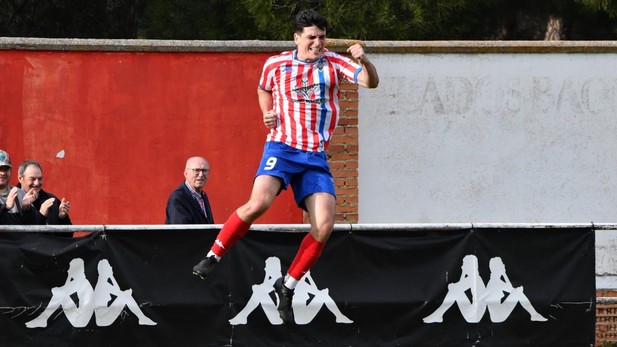 El Atlético Tordesillas golea al Atlético Bembibre y refuerza su liderato