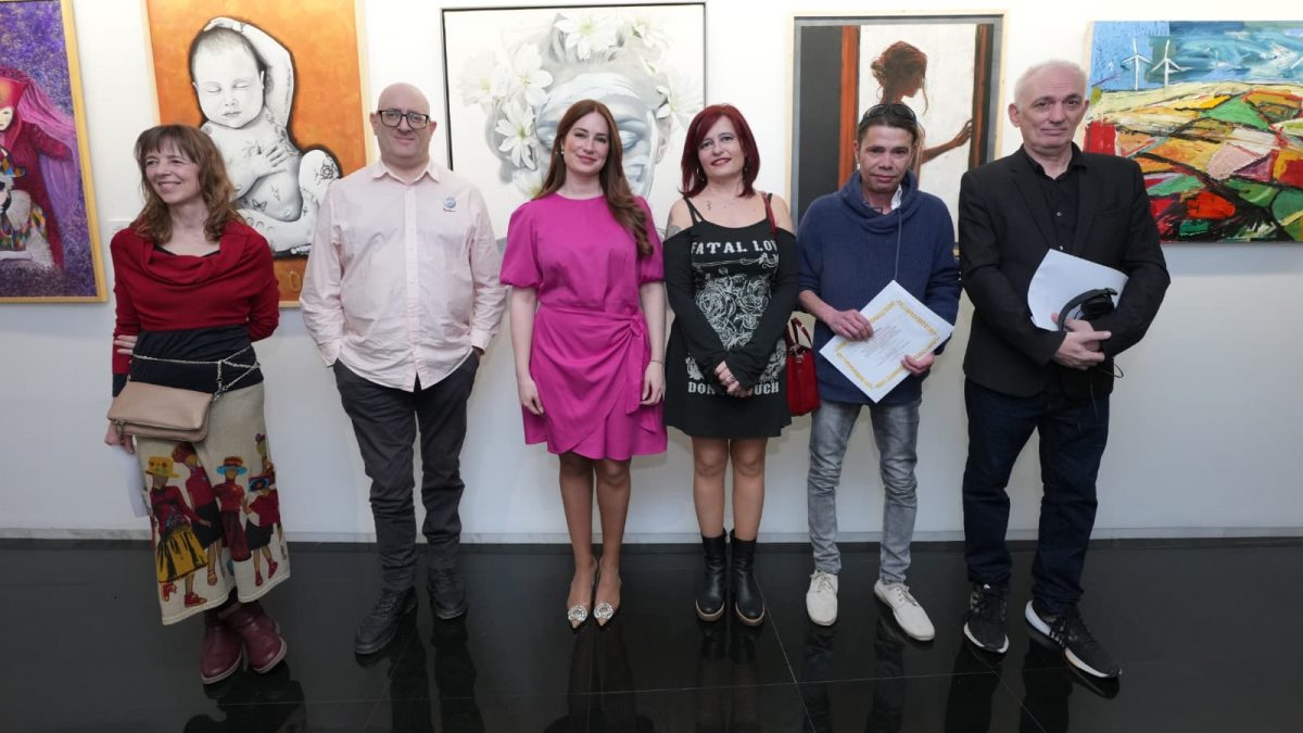 La Diputación y la Unión Artística Vallisoletana entregan los premios del V Certamen de Pintura