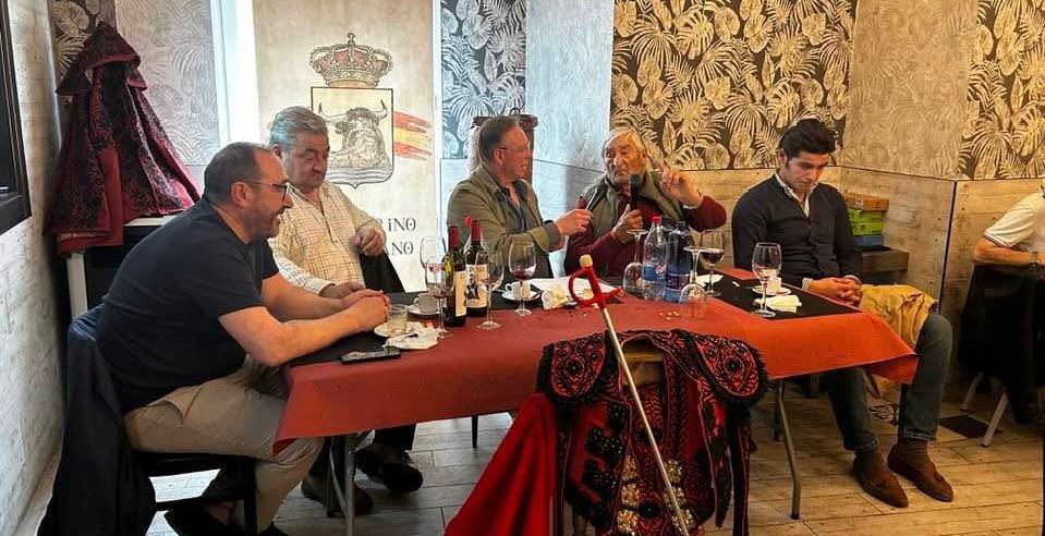 El Foro Taurino de Tordesillas honra a la familia Caminero por su dedicación a la tauromaquia