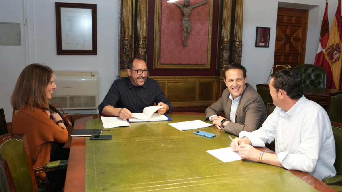 Ayuntamiento y Diputación sientan la hoja de ruta sobre las obras de mejora en la EDAR y la futura Casa Tutelada