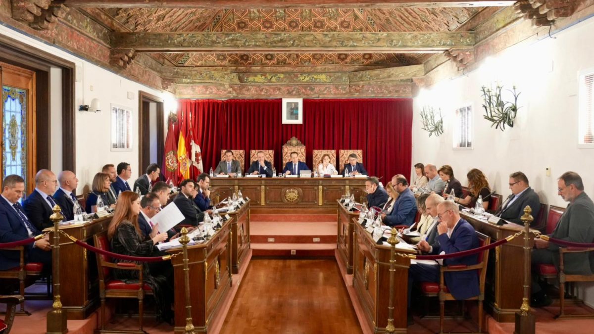 La Diputación defiende el arbolado del Canal de Castilla y aprueba medidas en agua, accesibilidad y digitalización